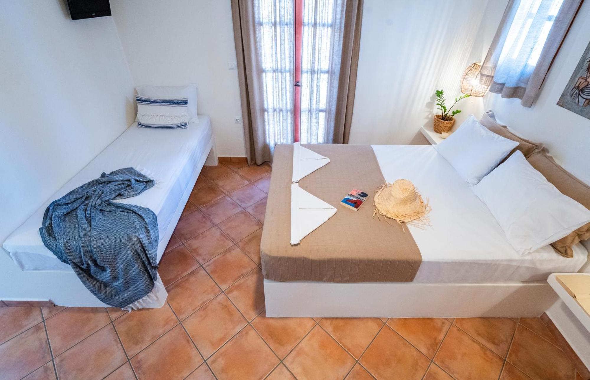 Ligaries Aparthotel Kini Exterior photo